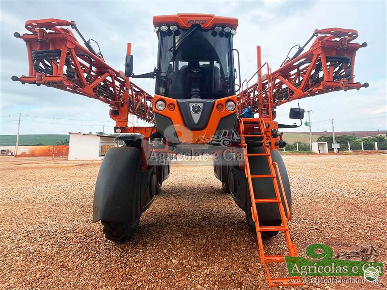 PULVERIZADOR JACTO UNIPORT 3030 Tração 4x4 Agricolas e Cia RIO DAS PEDRAS SÃO PAULO SP